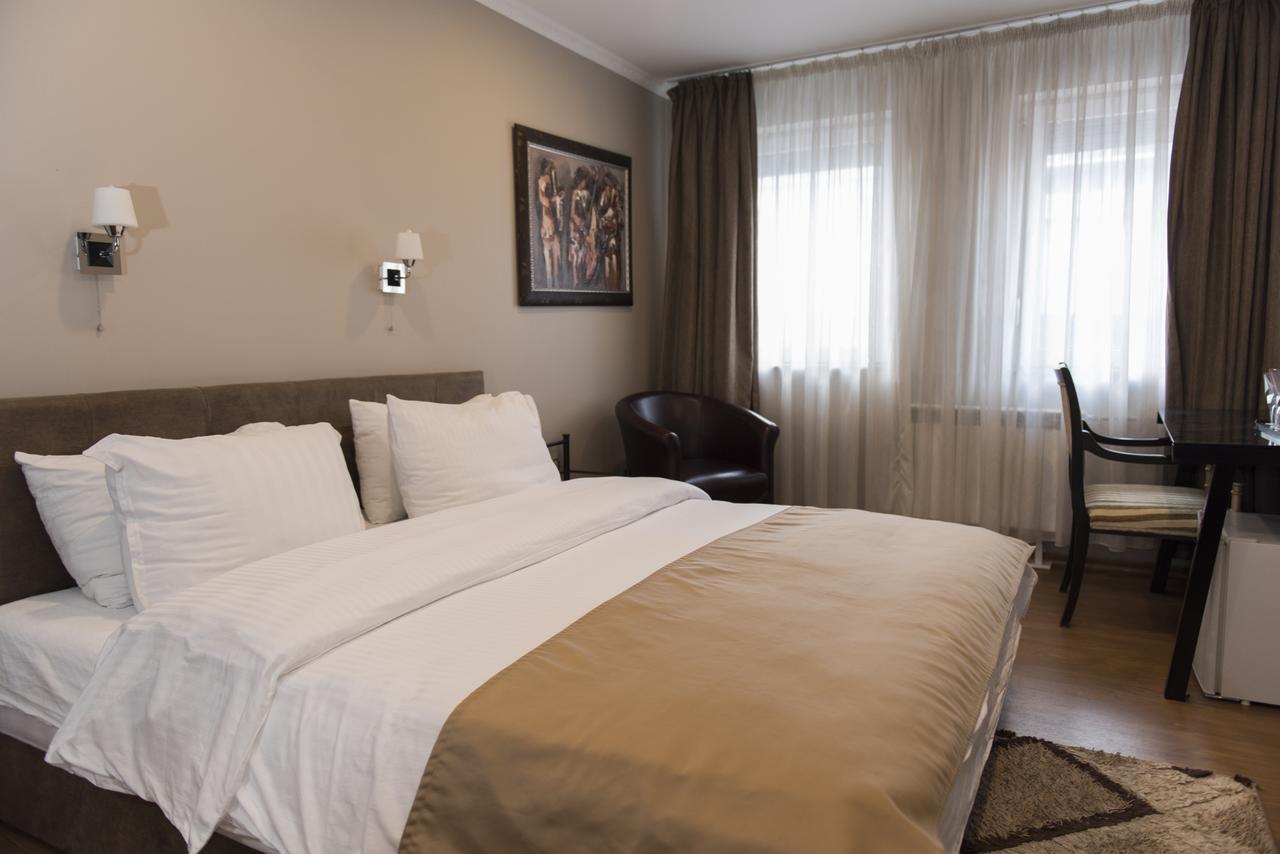 Hotel Super 8 Skopje Zewnętrze zdjęcie