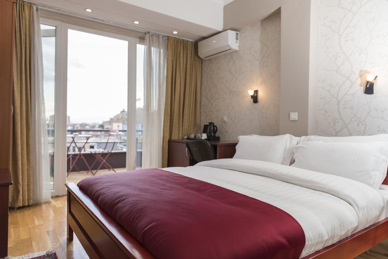 Hotel Super 8 Skopje Zewnętrze zdjęcie