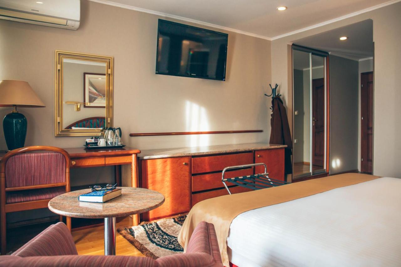 Hotel Super 8 Skopje Zewnętrze zdjęcie
