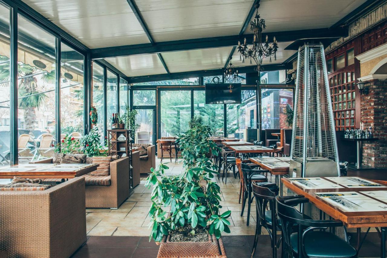 Hotel Super 8 Skopje Zewnętrze zdjęcie