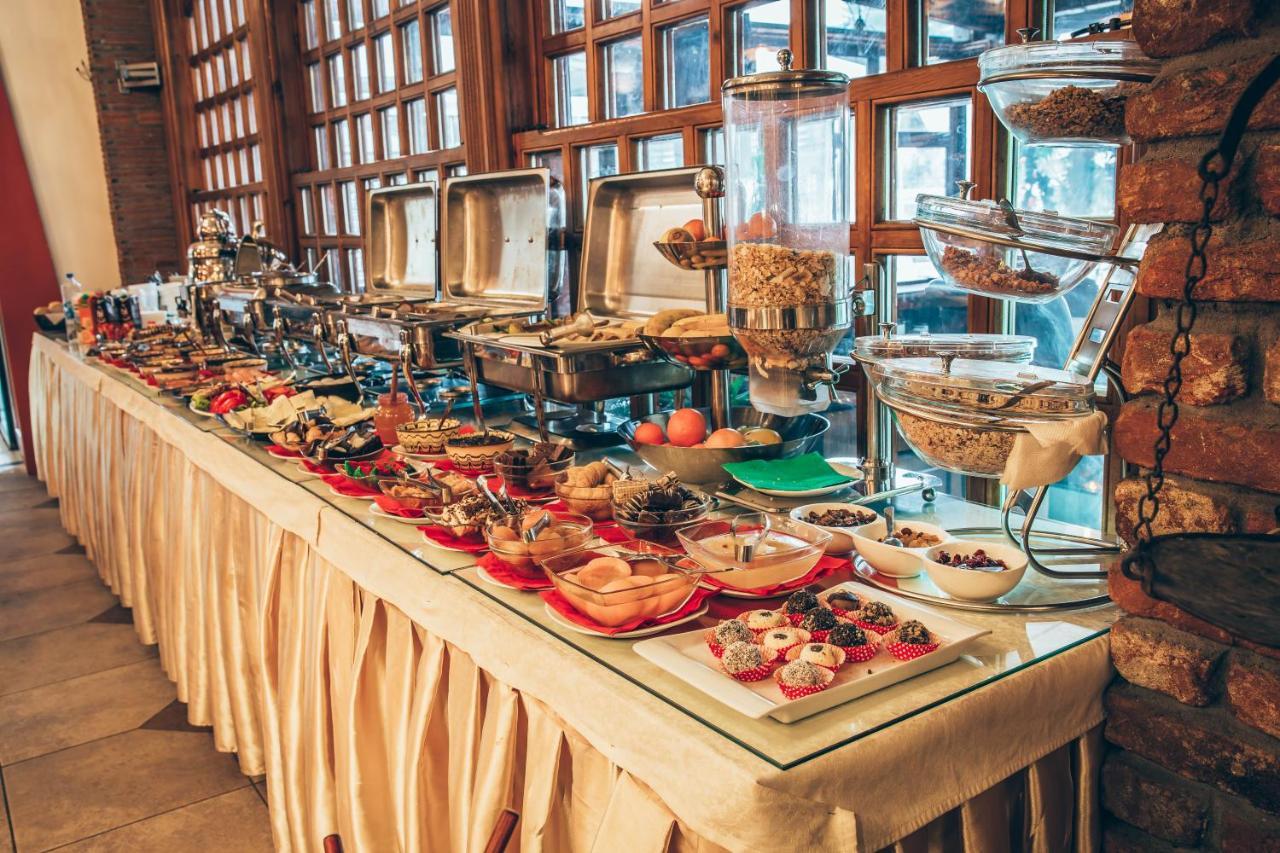 Hotel Super 8 Skopje Zewnętrze zdjęcie