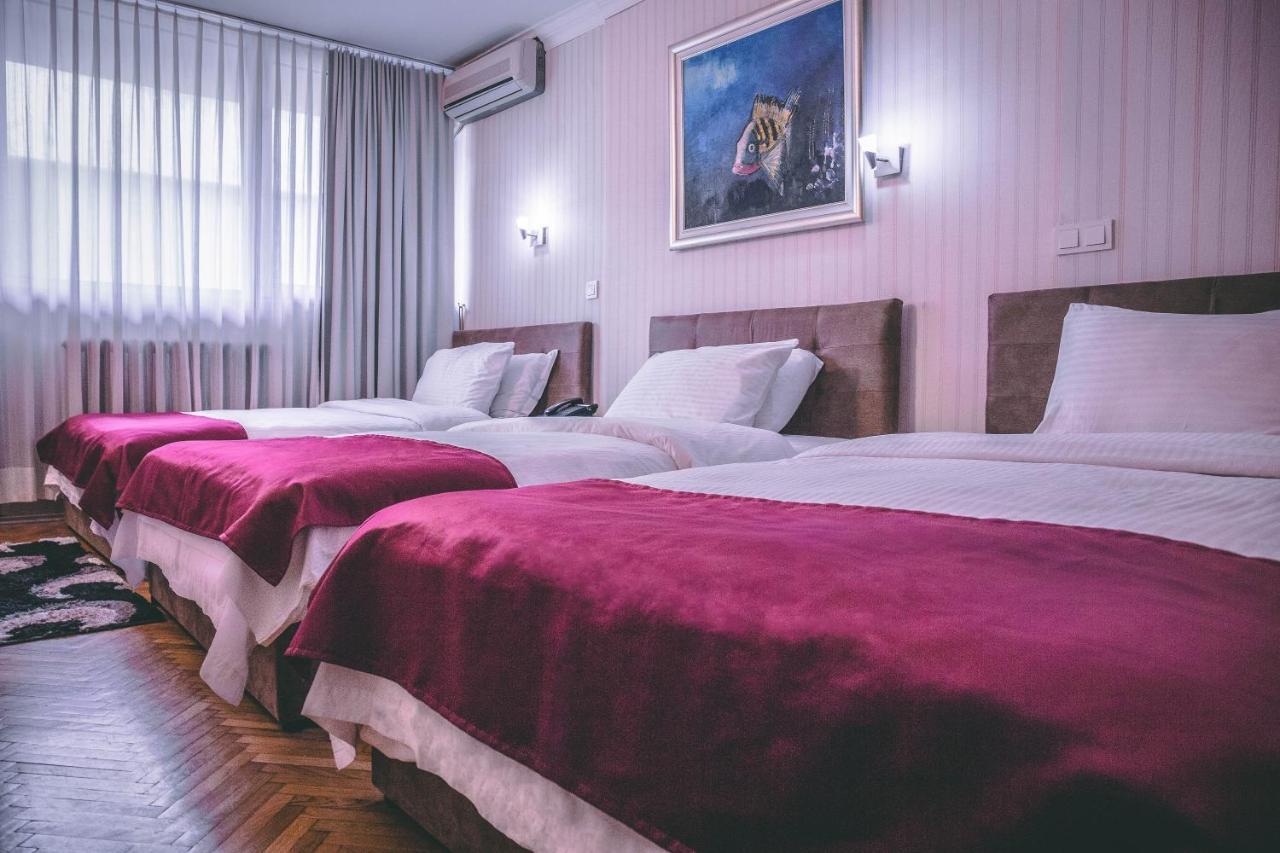 Hotel Super 8 Skopje Zewnętrze zdjęcie